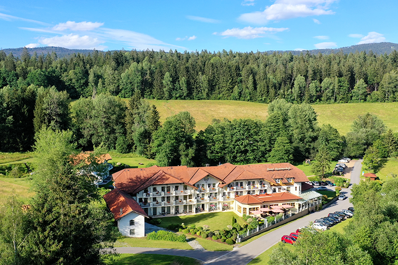 Drohneaufnahme, Luftbild, Wellnesshotel Hammerhof